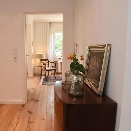 Апартаменты Unter Der Linde 1